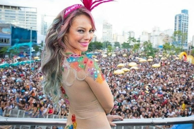 Paolla Oliveira está confirmada no carnaval 2022.