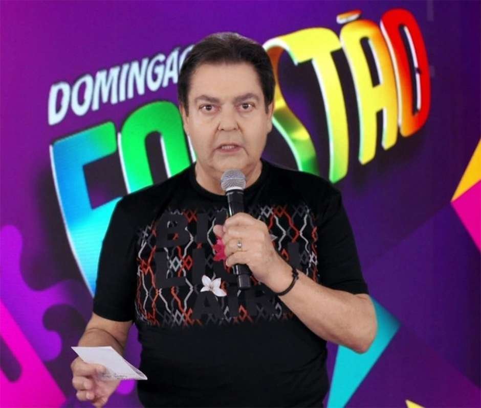 Fausto Silva embolsa salário milionário mesmo fora da Globo.