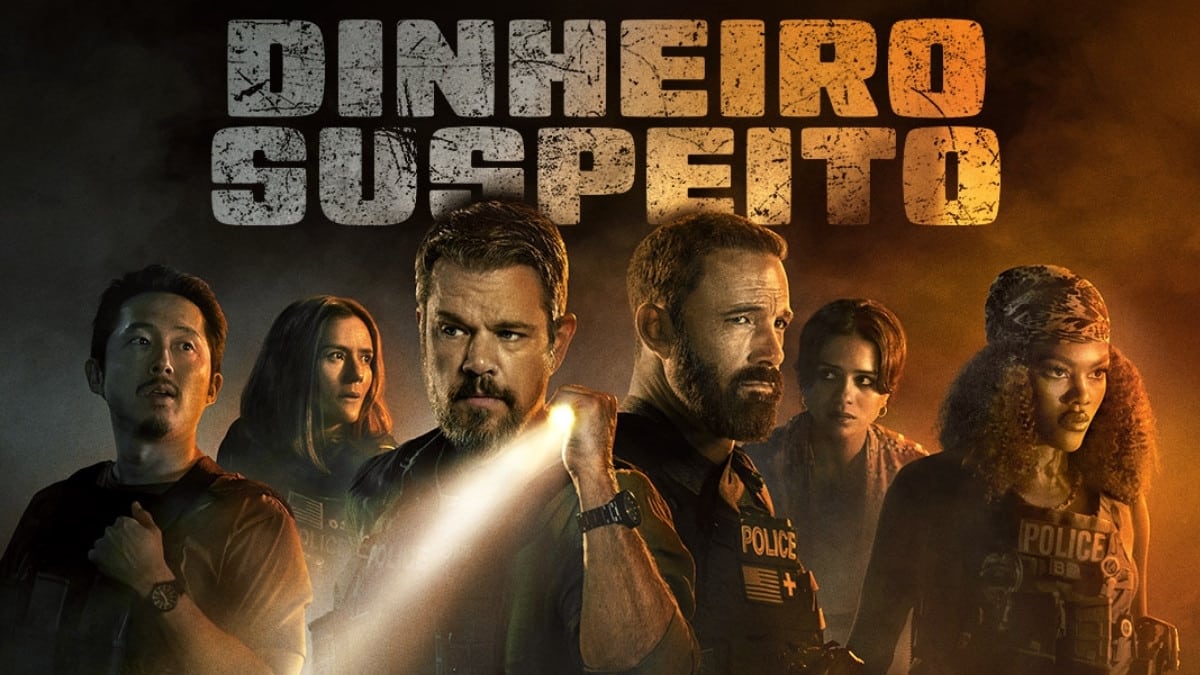 Ben Affleck e Matt Damon em cena de Dinheiro Suspeito, thriller policial da Netflix.