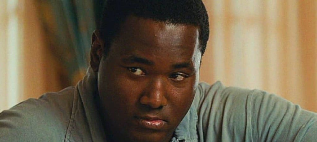 Quinton Aaron é colocado em suporte de vida