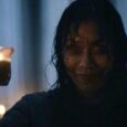 A Morte do Demônio: em Chamas revela cena perturbadora em primeiro clipe; confira Cena perturbadora de A Morte do Demônio: em Chamas com personagem em chamas